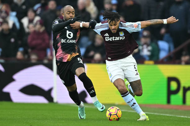 应更多归功 应更多归功